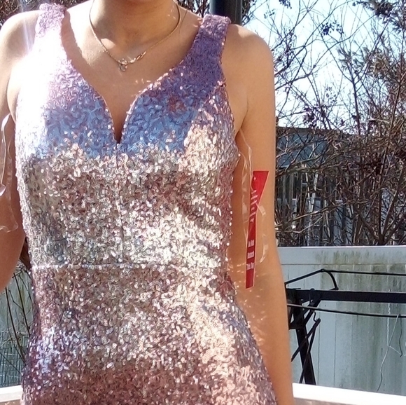 Prom dress - Picture 3 of 5